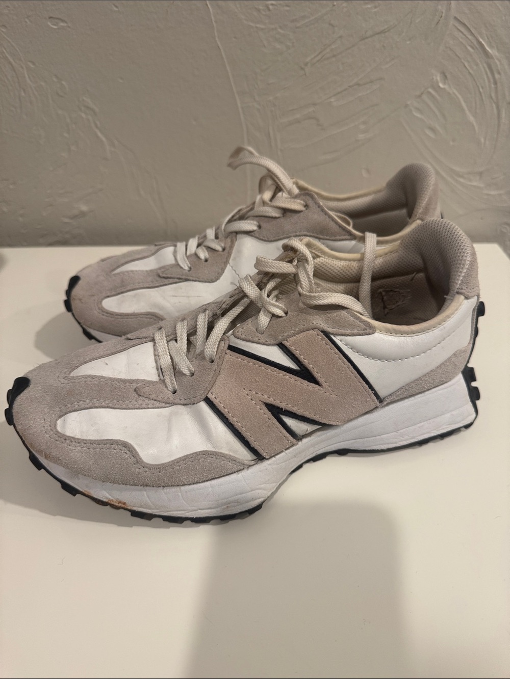 New Balance White and Cream Retro Runner Sneakers - Picture 3 of 6
